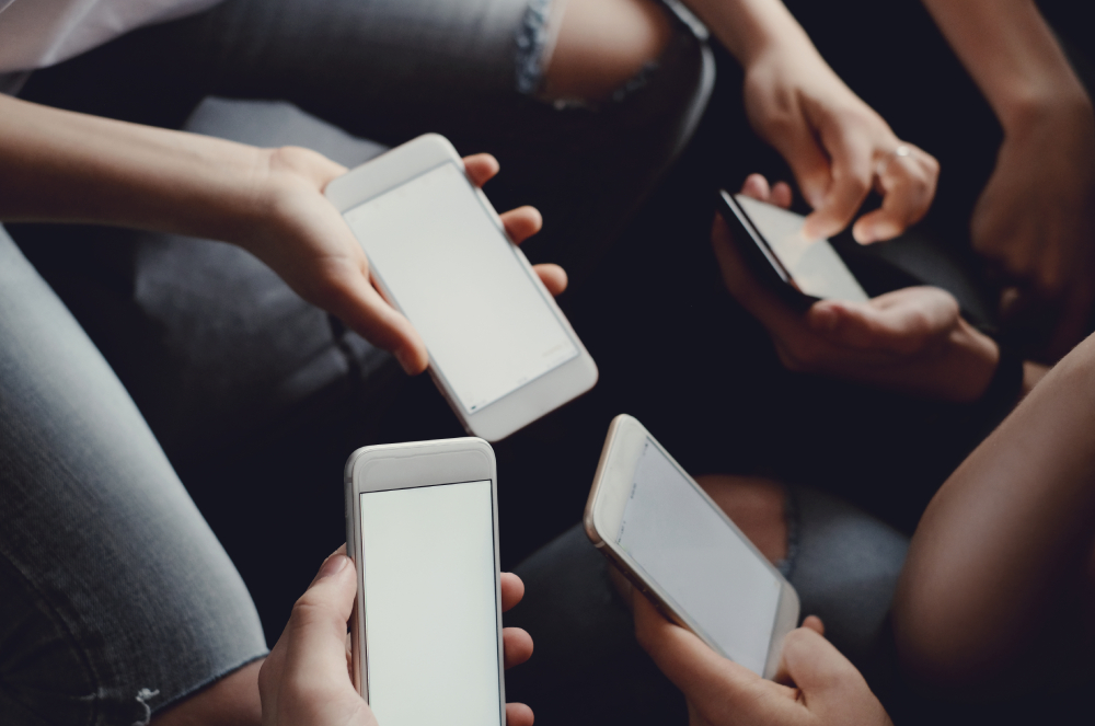 The evolution of cell phones: Discover the history of the device that changed the world